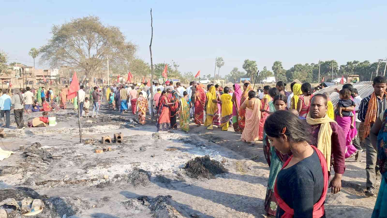 fatua-azad-nagar-colony-engulfed-in-flames-2