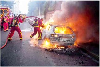 protests-against-apartheid-are-ongoing-in-france